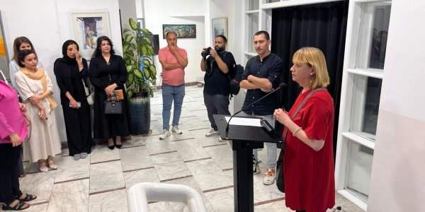le vernissage de la première exposition personnelle de l'artiste de Noor