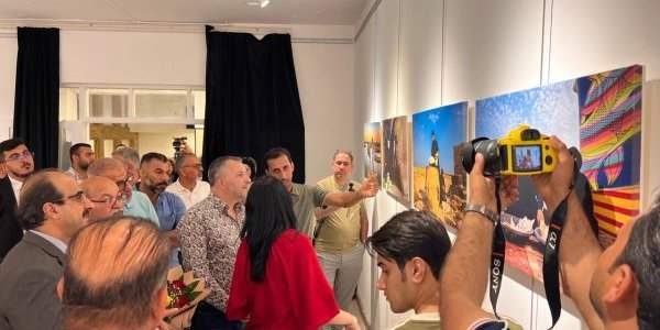 Retour en images sur l'exposition photographique « Visual Stories » de l'artiste Haider Al-Musalmawi