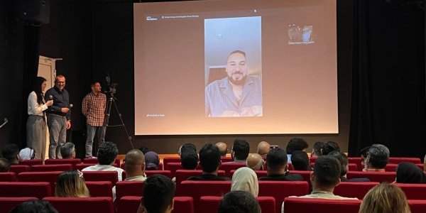 Retour en images sur la soirée du 21 mai : projection du documentaire « Le temps traître », réalisé par Abdelhadi Al-Rakeb